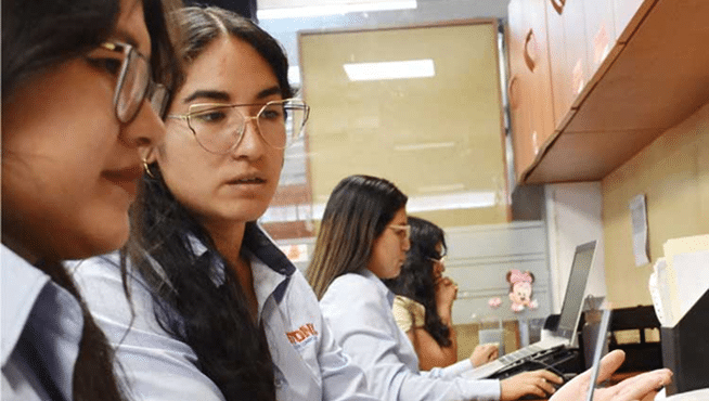 trabaja con nosotros 1